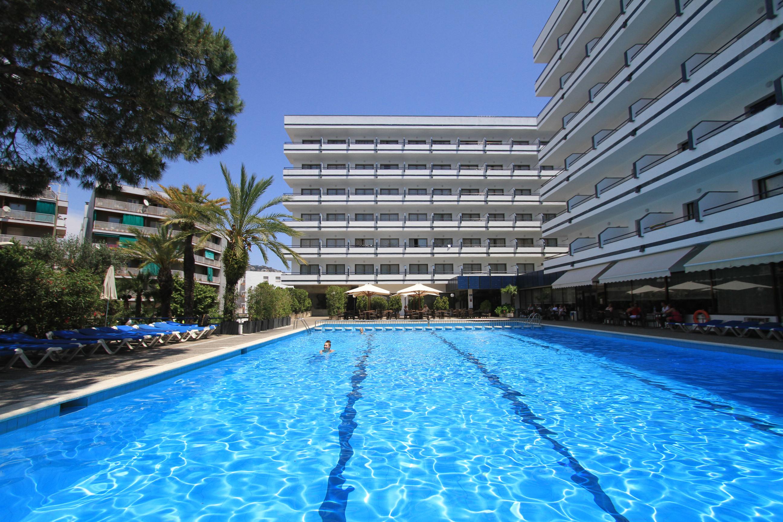 Hotel Gran Garbi & Aquasplash 료렛 드 마르 외부 사진